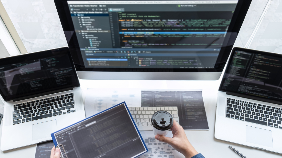 8 Reasons to Invest in Custom Software Development
